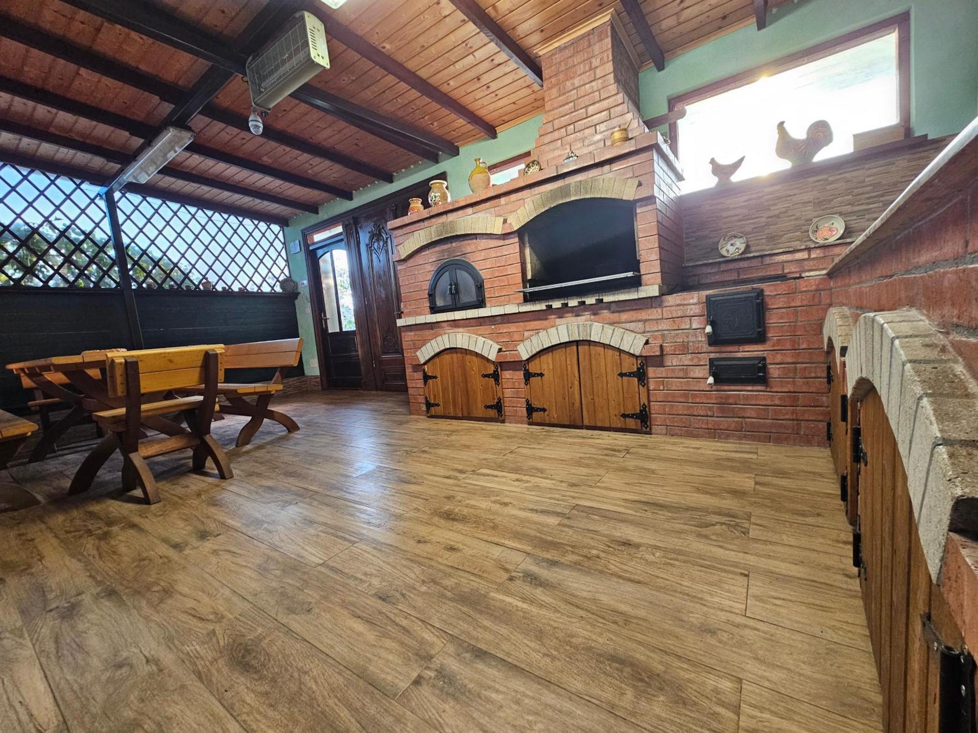 Colt De Rai Bed & Breakfast Hirtoape Exterior photo